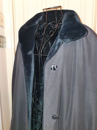 Cappotto lungo nero caldo e classico