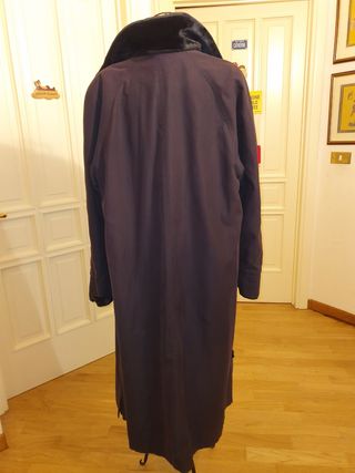 Cappotto lungo nero caldo e classico