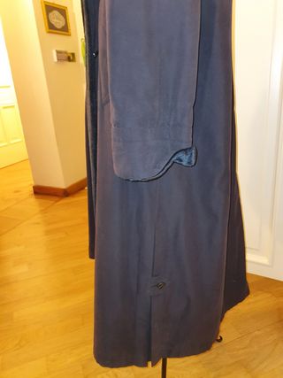 Cappotto lungo nero caldo e classico