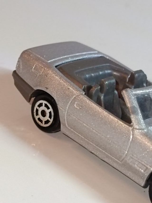 *MERCEDES BENZ 500 SL CABRIO 1/64 MAJORETTE