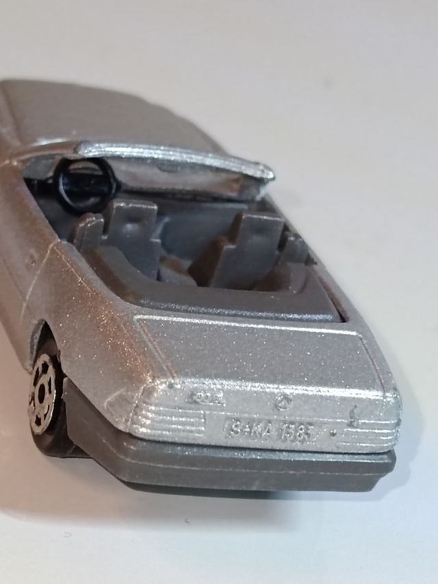 *MERCEDES BENZ 500 SL CABRIO 1/64 MAJORETTE