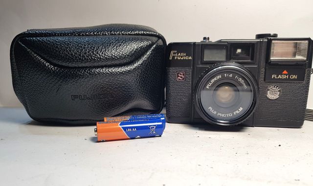 Camara FLASH FUJICA S