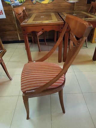 Conjunto mesa y sillas restaurante