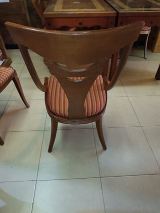 Conjunto mesa y sillas restaurante