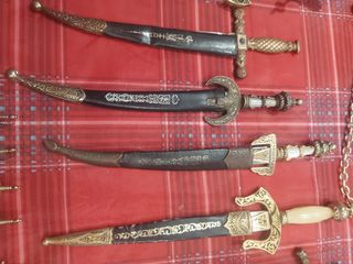 Spade, pugnali, tagliacarte, 30