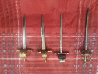 Spade, pugnali, tagliacarte, 30