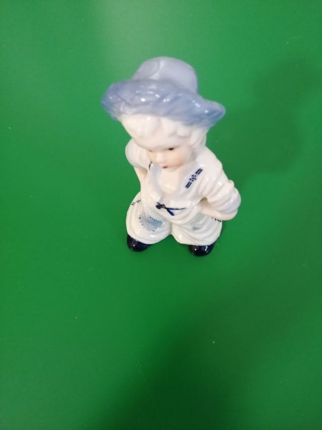 Statuina in porcellana