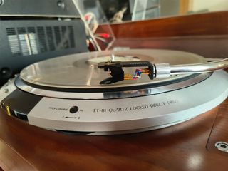Tocadiscos Jvc TT-81 DirectDrive+Ortofon