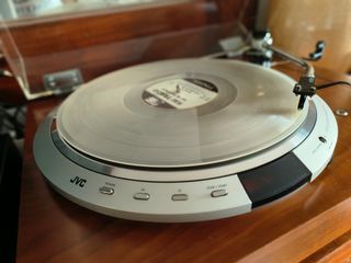 Tocadiscos Jvc TT-81 DirectDrive+Ortofon