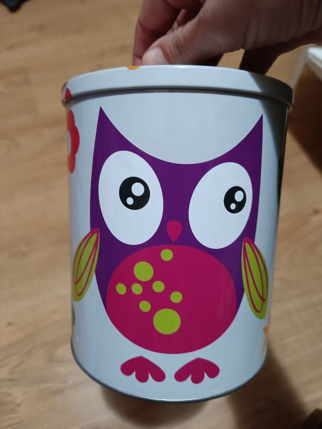 Lata pequeña almacenaje