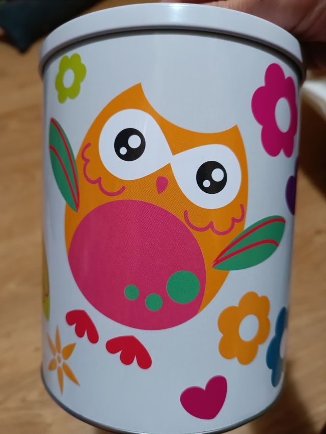 Lata pequeña almacenaje