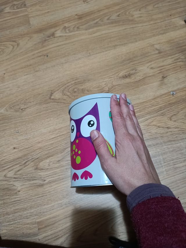 Lata pequeña almacenaje