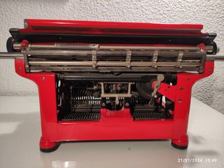 Máquina de escribir UNDERWOOD antigua