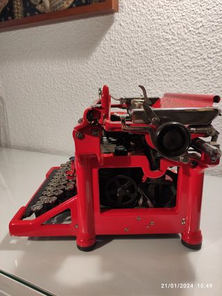 Máquina de escribir UNDERWOOD antigua