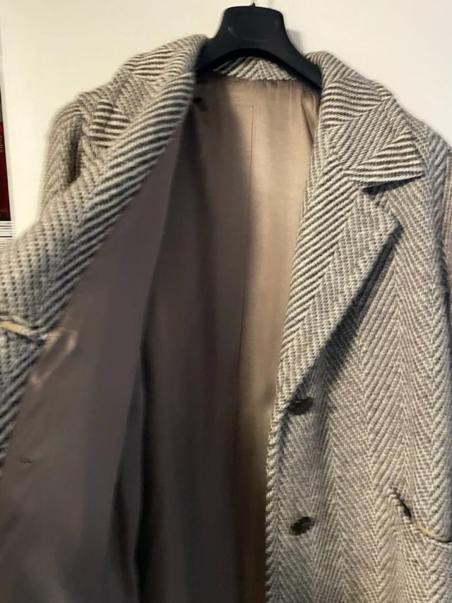 cappotto in lana mai indossato creato in sartoria