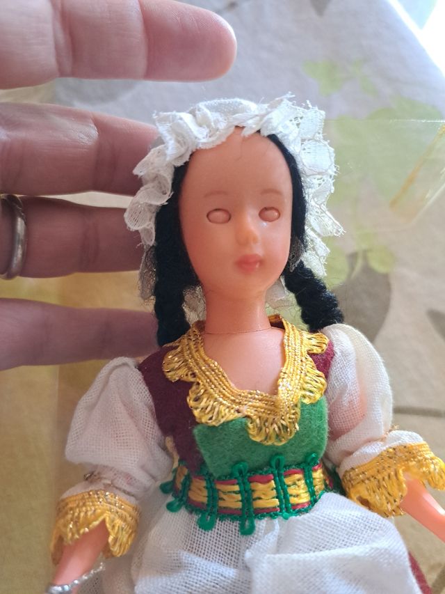 Bambola vintage da collezione