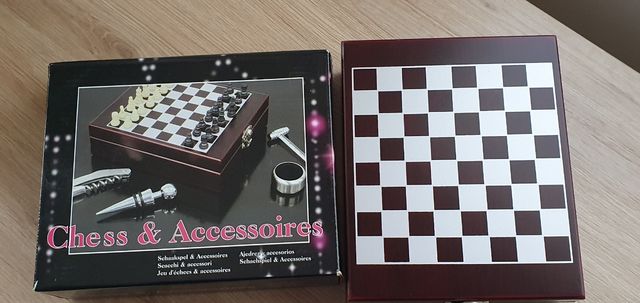 ACESSÓRIOS PARA O JOGO DE VINHO E XADREZ