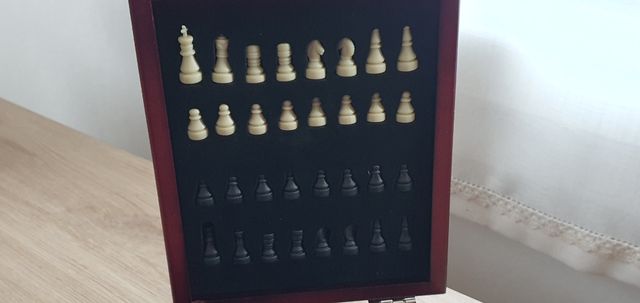 ACESSÓRIOS PARA O JOGO DE VINHO E XADREZ