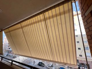 dos toldos de balcon perfecto estado