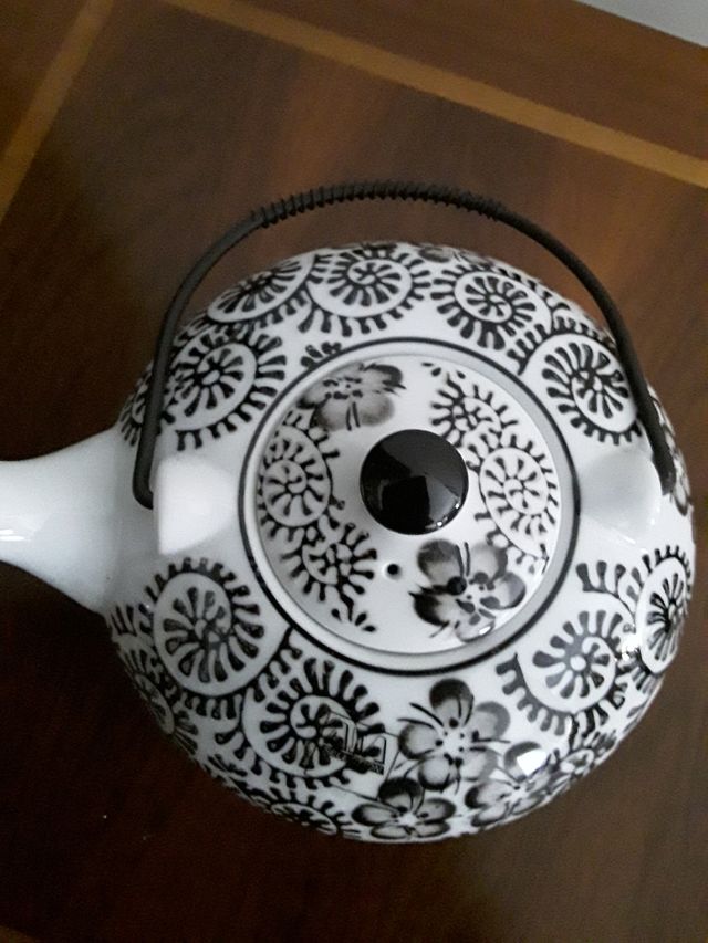 Tetera de porcelana alemana