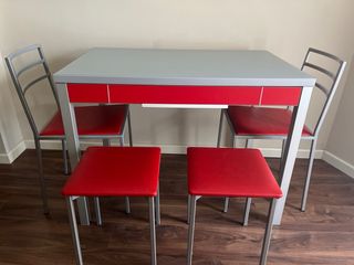 Conjunto de mesa y sillas de cocina