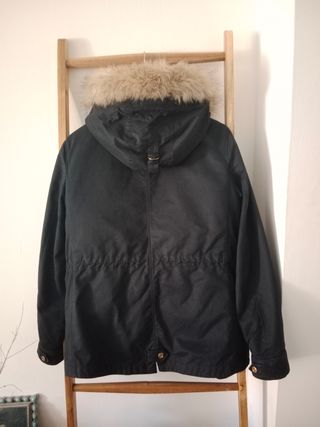 Parka con capucha