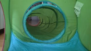 Túnel y tienda de juego