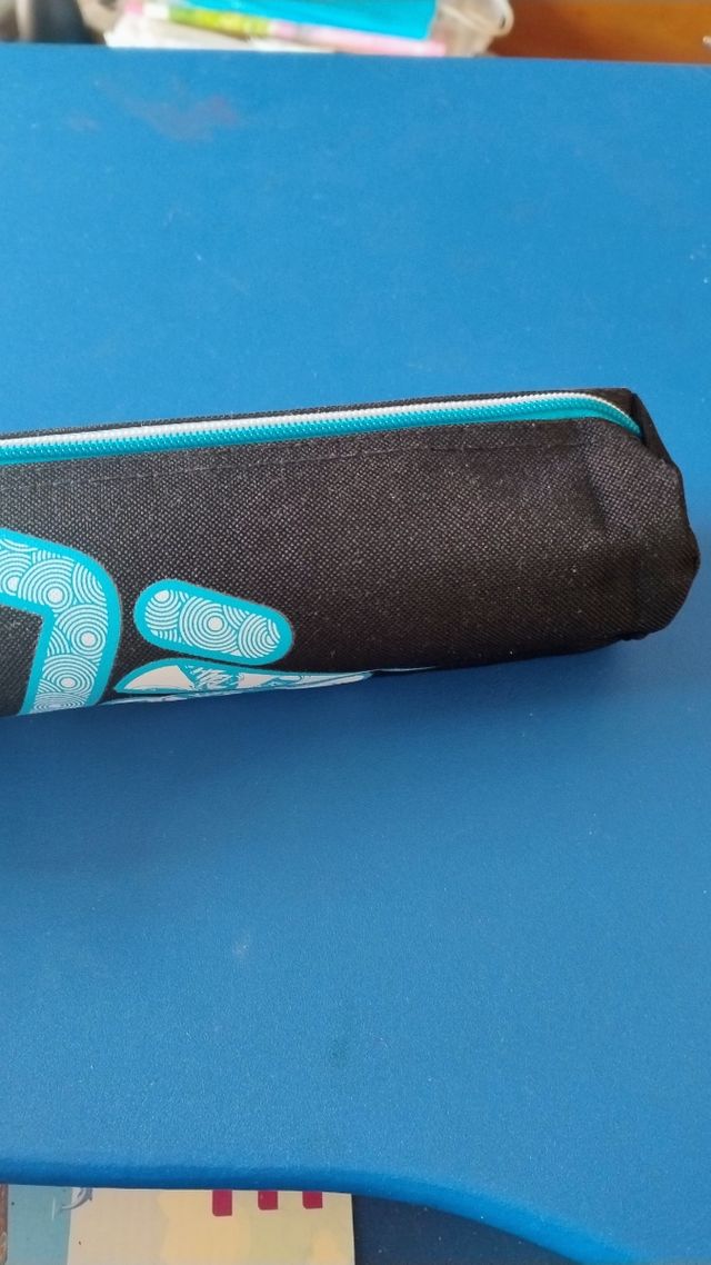 Estuche redondo portalápices