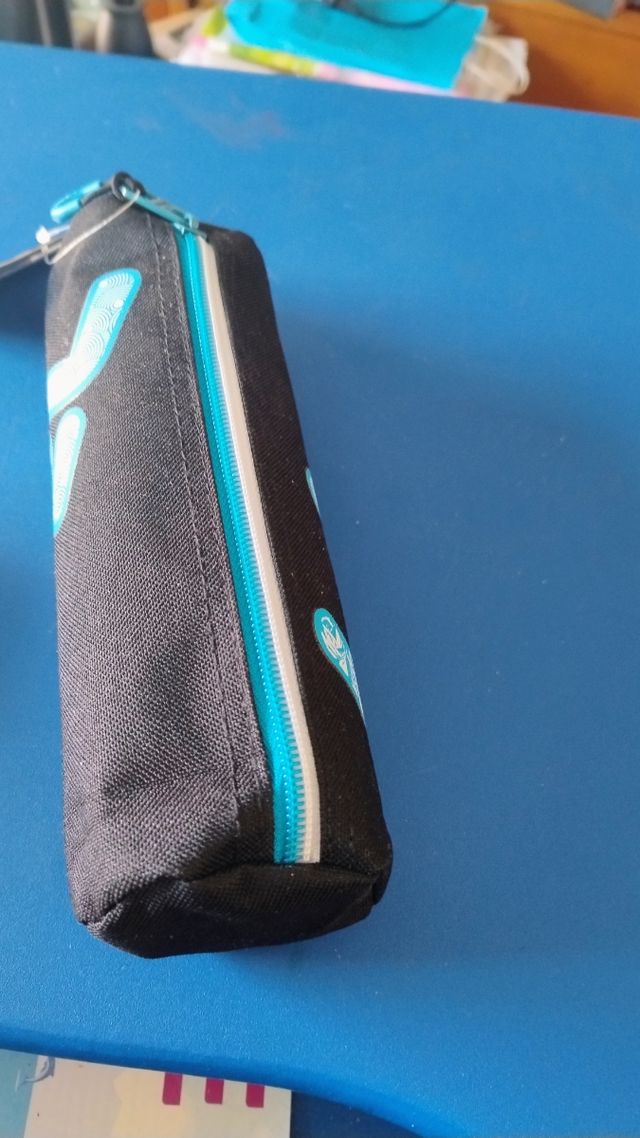 Estuche redondo portalápices