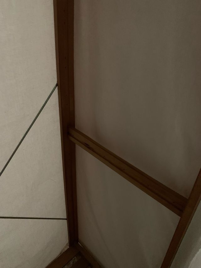 Armario madera y tela