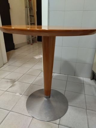 SILLA PARA DESPACHO DE PIEL REGULABLE CON RUEDAS