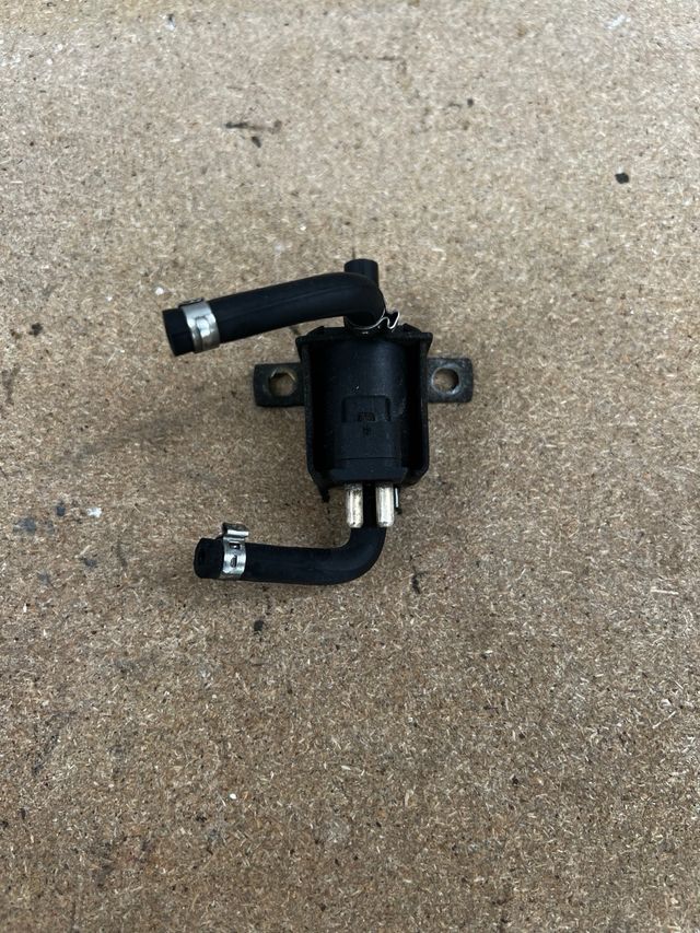 Valvula de vacio Mercedes W201 W124 W123