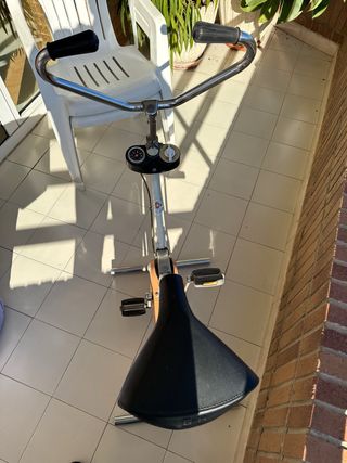 Bicicleta estática BH, años 70
