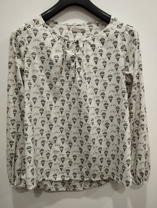 Blusa con estampado de globos 