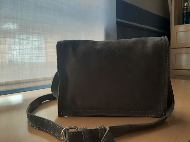 Bolso bandolera gris