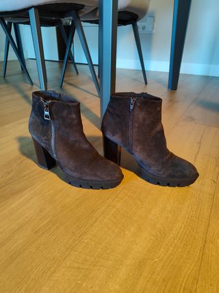Botines de ante marrón