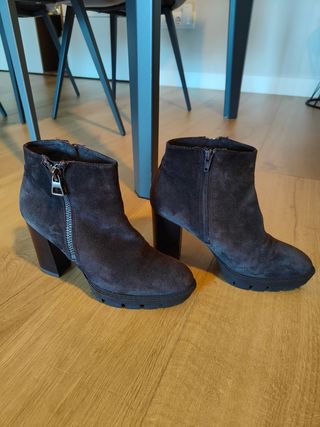 Botines de ante marrón