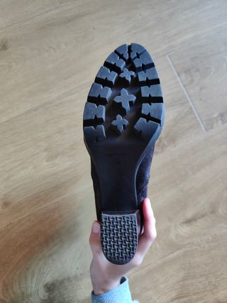 Botines de ante marrón