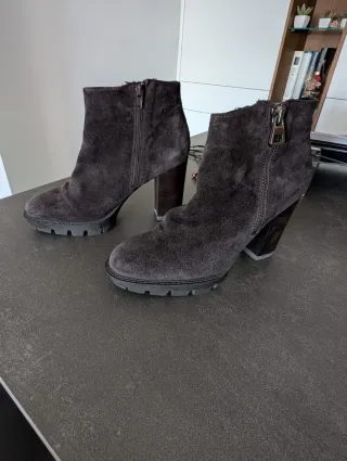 Botines de ante marrón chocolate