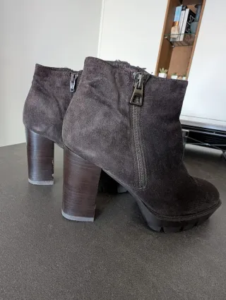 Botines de ante marrón chocolate