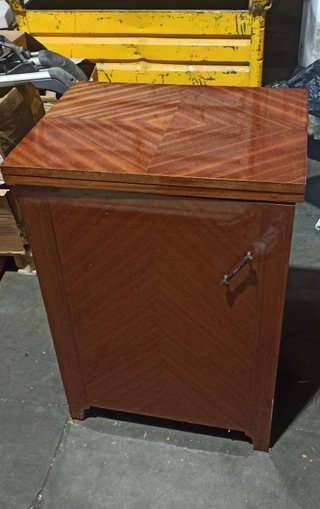 Máquina Coser Sigma Antigua con Mueble