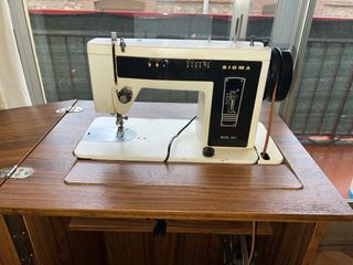 Maquina sigma y mueble de coser
