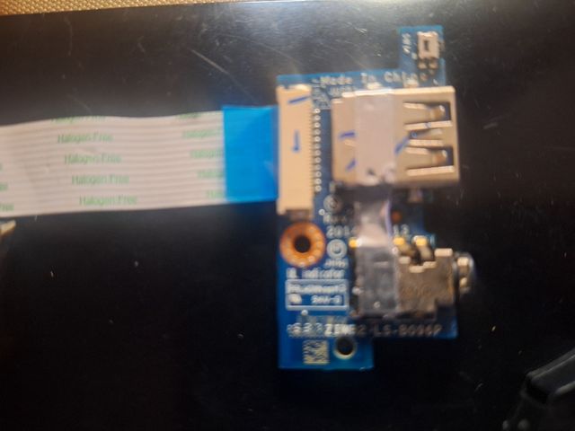 lenovo B50-80 PER RICAMBI