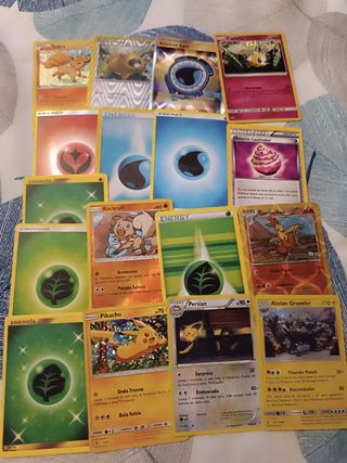 Lote de Cartas Pokemon en caja metálica