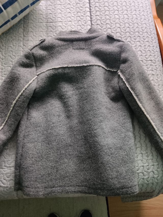 Chaquetón gris Zara