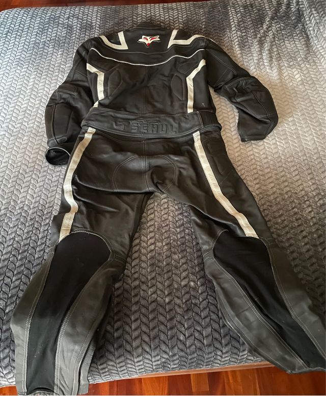 tuta in pelle moto