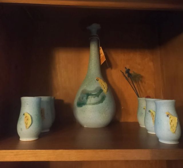 Botella y 6 chupitos de cerámica