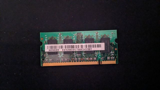 Ram hynix 1gb 2rx16 pc2-5300s-555-12