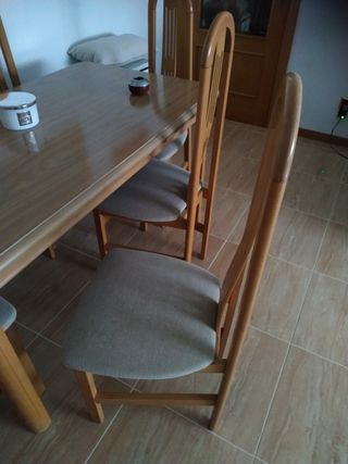 Mesa comedor extensible con 6 sillas(Negociable)