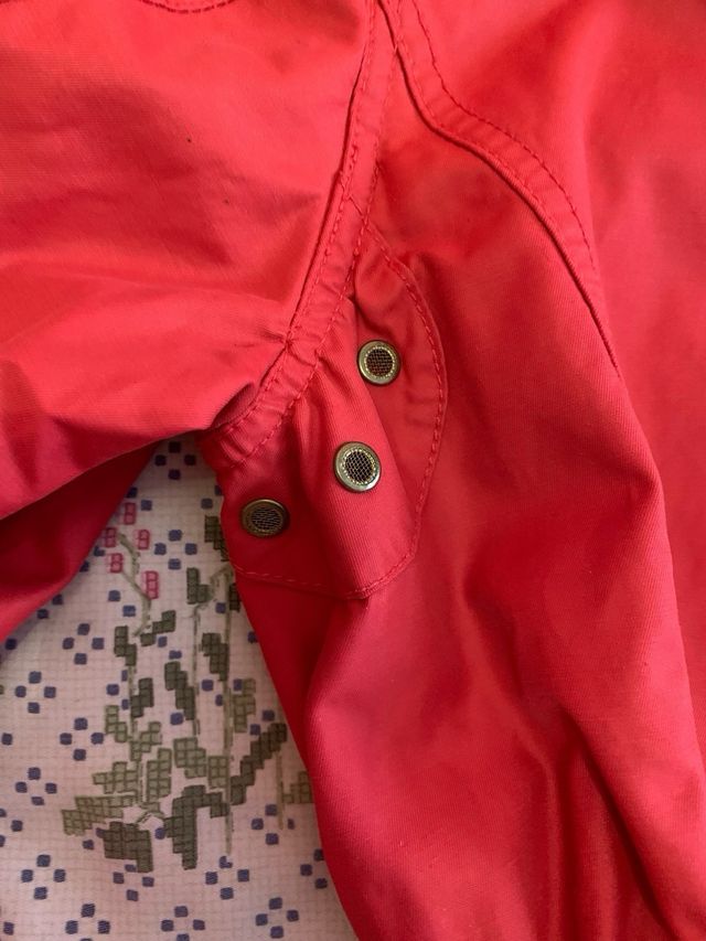 Chaqueta Elogy color coral.